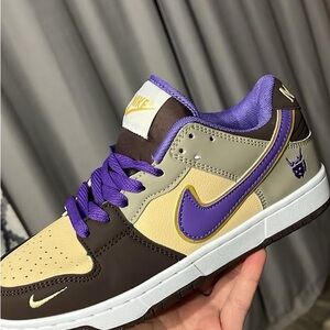 Nike Men's Purple and Tan Sneakers